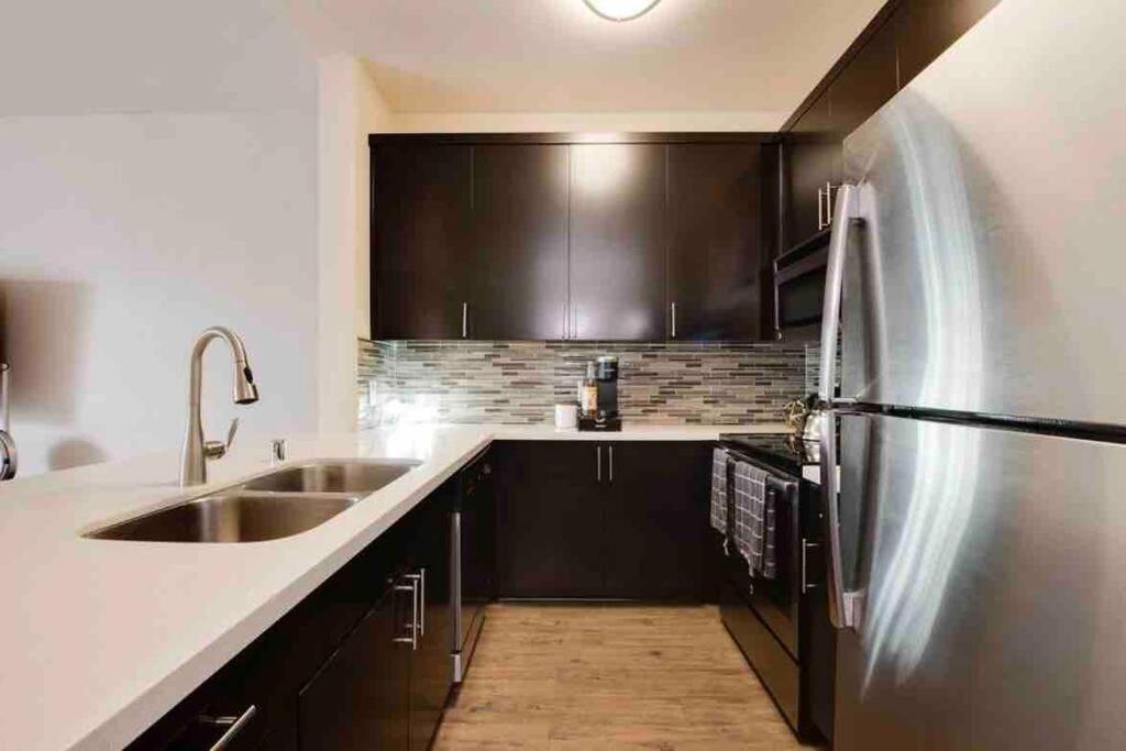 The Nest A Spacious 1 Bedroom Apartment With A Pool View Los Angeles Exterior foto